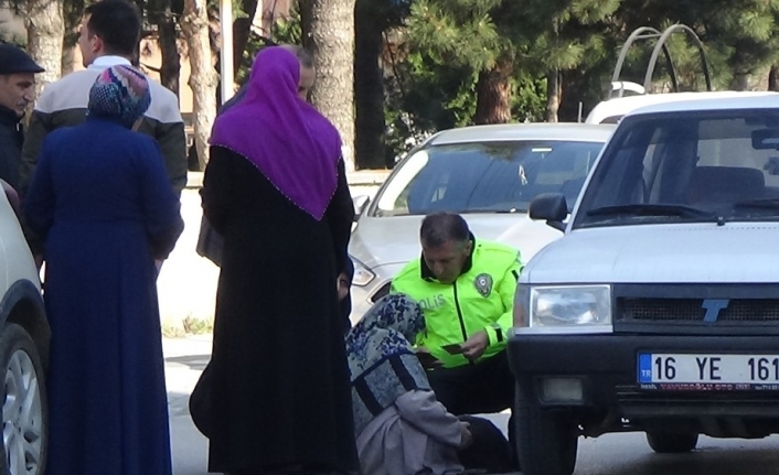 Bursa’da oy kullanmaya giden 85 yaşındaki yaşlı kadına, karşıdan karşıya