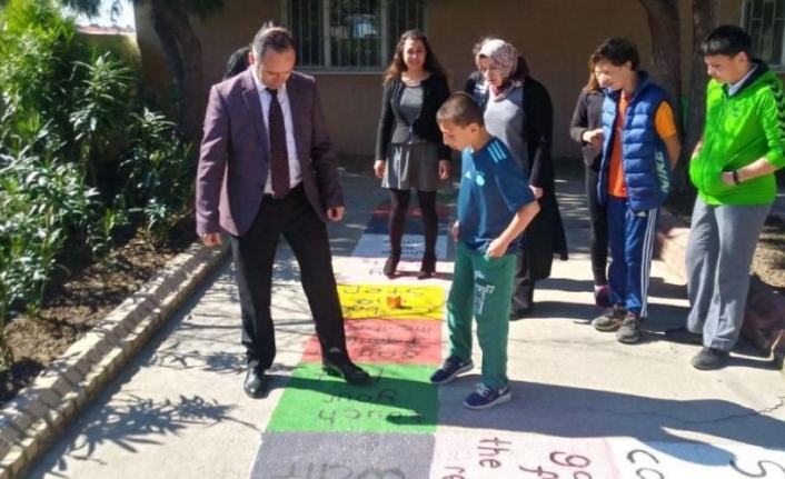 Erdek Muzaffer Gürer Ortaokulu, BENGİ Projesi kapsamında “Oyunlarla İngilizce Öğreniyorum”