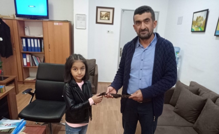 Melek, Saçları H.k.’nın Babası Yılmaz K.’ya Teslim Etti.