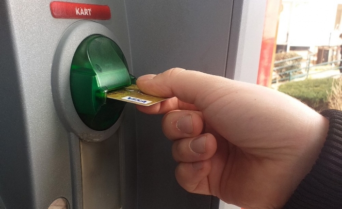 Türkiye’de kişi başına 3 adet kredi kartı düşerken, 32 milyon