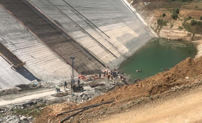 Bursa'da Baraj İnşaatinda Demir Bağlarken Asansör Halatının Boşalması Sonucu 8