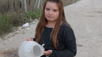 Bursa'nın İnegöl İlçesinde  Bir Yavru Köpeğin Başına Geçirilen Bidon