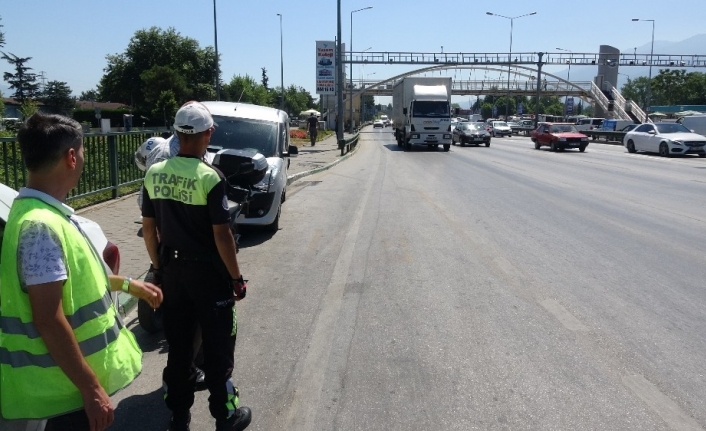  Çevre Ve Şehircilik İl Müdürlüğü Ekipleri, Egzoz Emisyonunu Ölçen