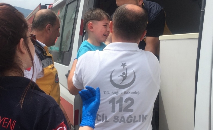 Bursa’da 3 katlı bir apartmanın giriş katında meydana gelen yangında,