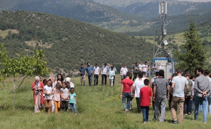 Bursa’nın tarihi köyünde gençler yılda iki kez düzenlenen şenlikte tanışıp