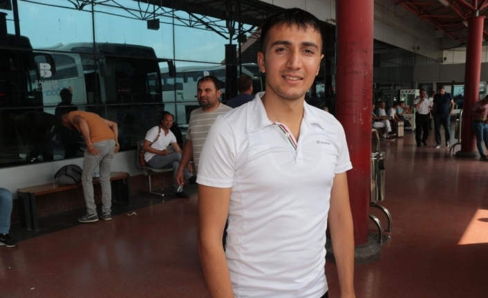 Gaziantepli Er Hüseyin Akşahin Yaz Ayını Akçay’da Geçiremeyeceği İçin Üzüntülü