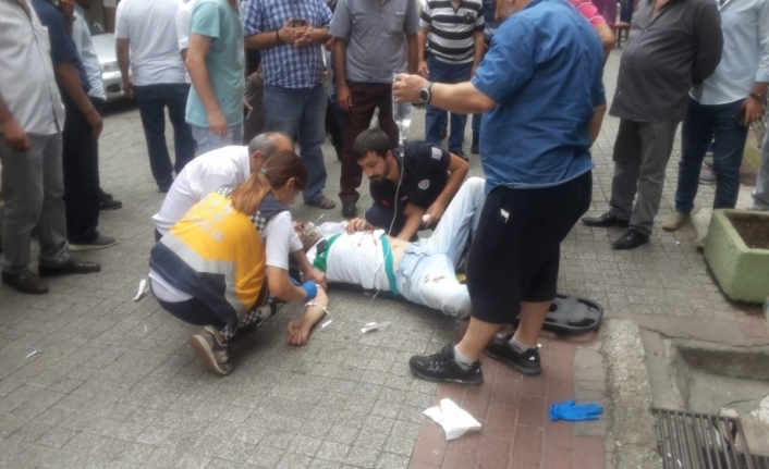  Bursa'da Kadın Arkadaşıyla Kahve İçen Bir Adam Aralarında Husumet