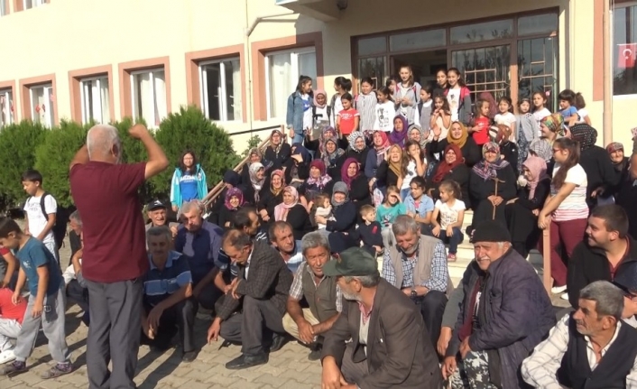 Bursa’da Öğrenci Kapasitesinin Altında Olduğu İddiasi İle Kapatılan Okul Velileri