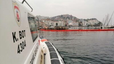 Bursa'nın Mudanya İlçesinde Denize Yabancı Madde Bıraktığı Belirlenen Lüks Yata