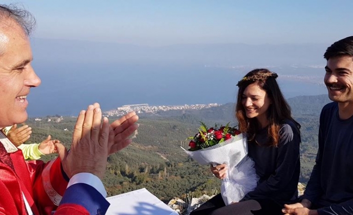  Bursa'da Yaşayan Ve Yaptıkları Bir Tırmanışta Evlenme Kararı Alan
