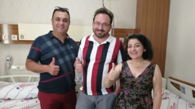  Avustralya’da Yaşayan Amerikalı Dr. Daniel Galdau (ortada), Morbit Obez