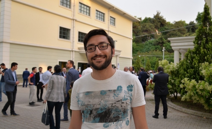 Bursa Uludağ Üniversitesi’nde okuyan öğrenciler göreve yeni başlayan rektörün isteklerine