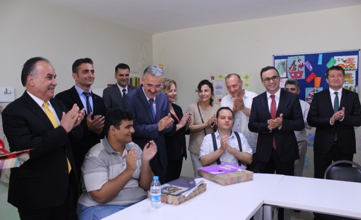  İzmir Valisi Erol Ayyıldız Ve İzmir Milli Eğitim Müdürü