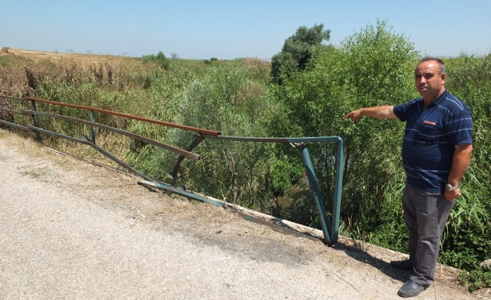 Balıkesir’in Külefli Mahallesi’nde Bulunan Ve Günde Yüzlerce Aracın Üzerinden Geçtiği