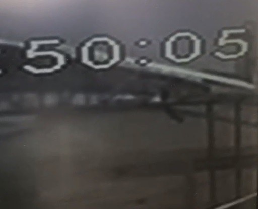 Bursa'da Fabrikanın Çatisinda Çalişan Usta, Rüzgarın Etkisiyle Aşağı Uçtu. 5