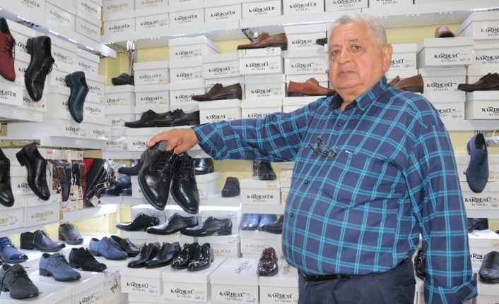 Balıkesir’de Çocuk Yaşlarda Çirak Olarak Başladıkları Ayakkabı İmalatini Sürdüren Yılların