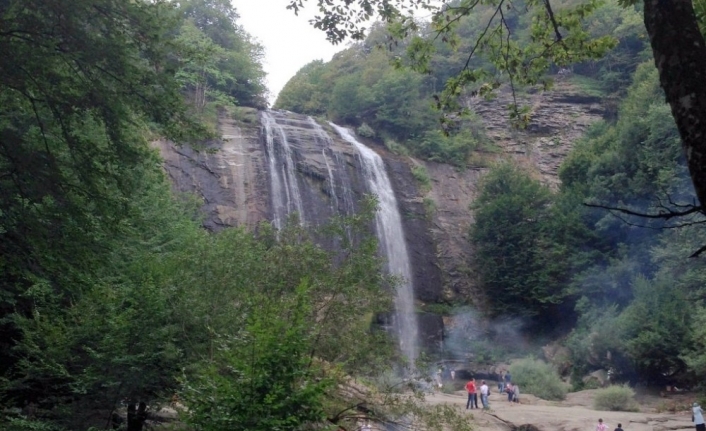  Suuçtu Şelâlesi 9 Günlük Ramazan Bayramı Tatilinde Yaklaşık 25