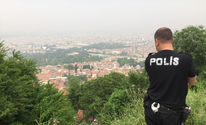 Bursa’da oruçlu olan 3 genç hava almak için araçlarıyla dağ