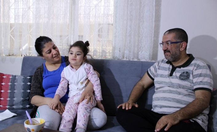 Feride Sıla Özcan (4), 2 yıl önce İzmir Buca’daki evlerinin
