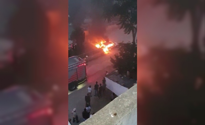  İzmir’in Bayraklı İlçesinde, Park Halinde Bulunan Bir Otomobil Bilinmeyen