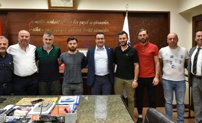  Mustafakemalpaşa Belediyespor Üç Genç Yıldızla Daha Anlaşmaya Vardı.