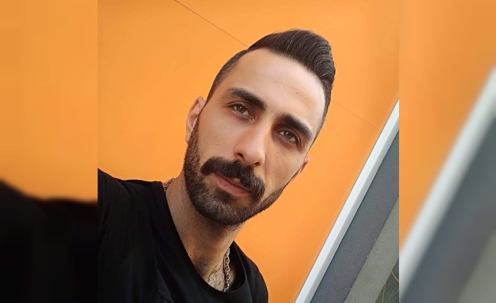 İzmir’in Konak ilçesinde çalıştığı barın sahibi tarafından darp edildiği iddia