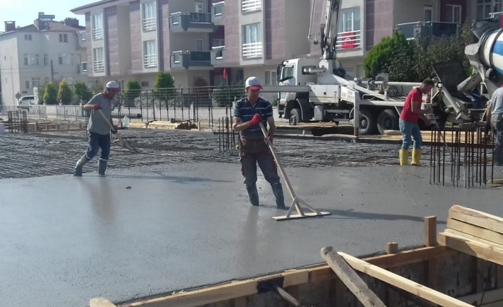  Pazaryeri Otoparkı İçin Beton Atıldı