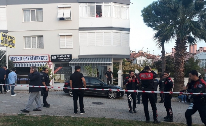  İzmir’in Bornova İlçesinde Bir Güzellik Merkezinde Kıskançlık Nedeniyle Pompalı