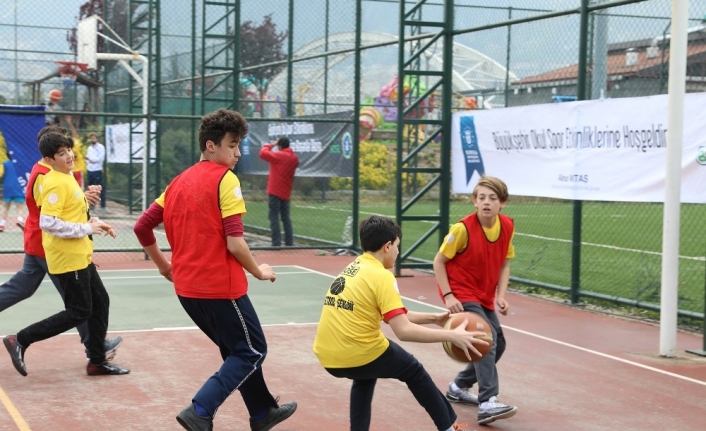 Bursa Büyükşehir Okul Sporları Etkinlikleri (BOSE) çerçevesinde düzenlenen basketbol şenliği