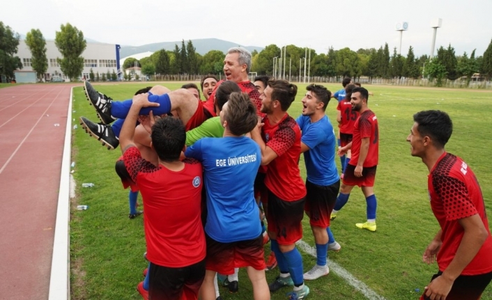  Karşılaşmada Rektör Budak Da Forma Giydi. Şampiyon Olan Takım