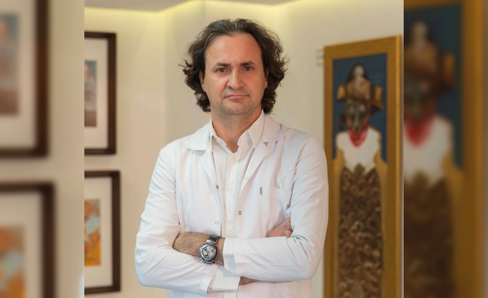 Prof. Dr. Erkin Kır, yaşla birlikte arka vitreus dekolmanına bağlı