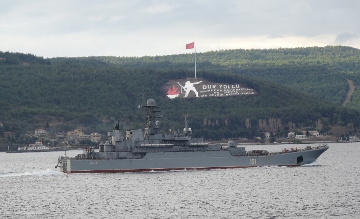  Rus Donanmasına Ait 151 Borda Numaralı Savaş Gemisi ’azov’,