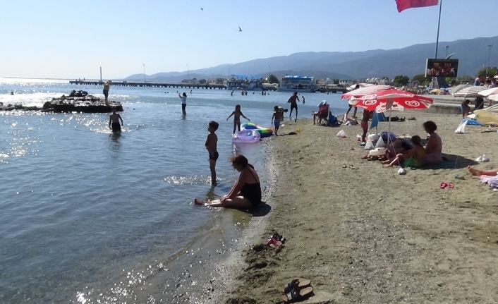 Balıkesir’in Edremit İlçesinin Sahil Bölgelerinde Bayram Nedeniyle Beklenen Yoğunluk Oluşmadı.