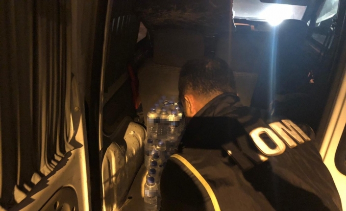  İzmir'in Buca İlçesinde Sahte İçki İmalati Yapılan Bir Adrese
