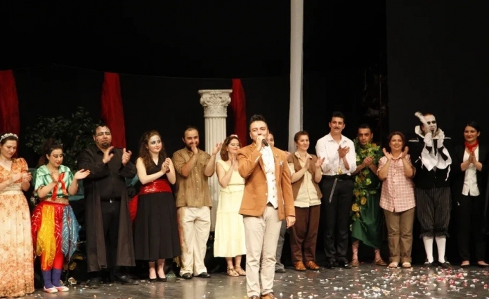  Haldun Dormen'in Sanat Danışmanlığında, Çağlar İşgören'in Yönetiminde Olan Ve