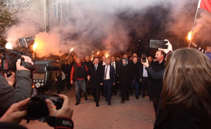 Balıkesir’de 2. Sakarya Mahallesi, Cumhur İttifakı’nın mitingiyle ayağa kalktı. Büyükşehir