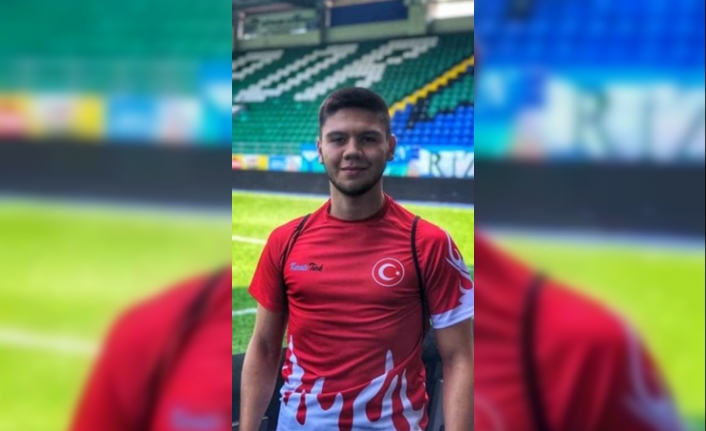 Şampiyonada Rakipleriyle Kapışan Genç Sporcu, Kendi Kategorisinde Gösterdiği Performansla