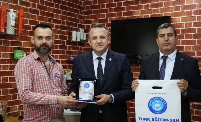  İzmir’in Balçova İlçesinde, Kuaför Salonu İşleten Ve Şehit Ailelerine