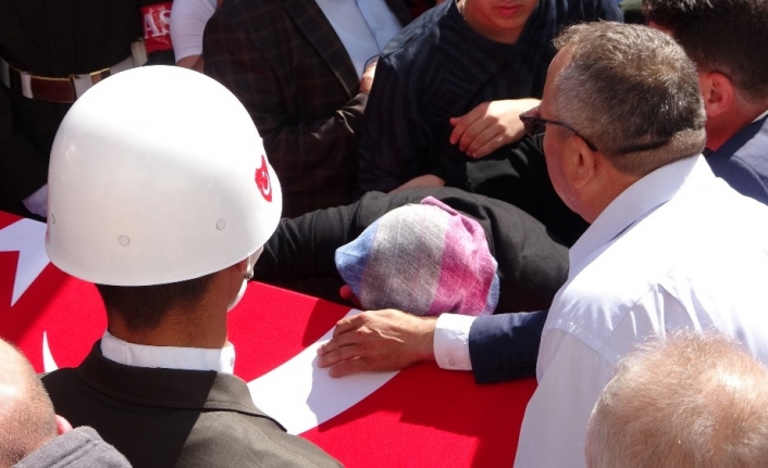  Adana'da Askerlik Görevini Yaparken Geçirdiği Beyin Kanaması Sonucu Şehit