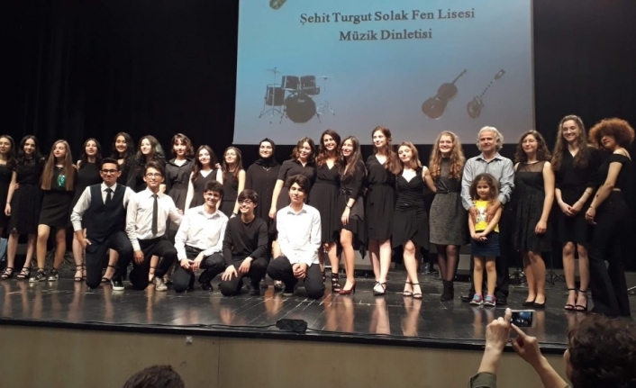 Balıkesir Şehit Turgut Solak Fen Lisesi öğrencileri tarafından hazırlanan müzik