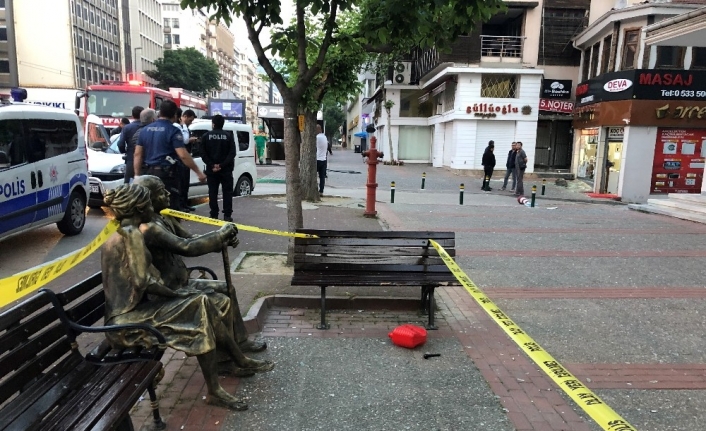 Bursa şehir merkezinde bulunan 6 katlı iş merkezinin çatı katında
