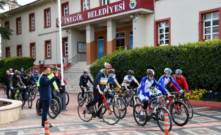 Bursa’nın İnegöl ilçesinde bisiklet şenliği düzenlendi.Turizm Haftası münasebetiyle Doğa Sporları