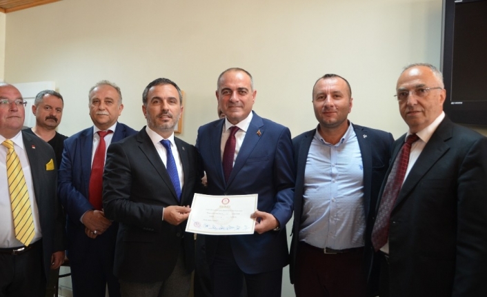 Gemlik Belediye Başkanlığına seçilen Mehmet Uğur Sertaslan ve 31 meclis