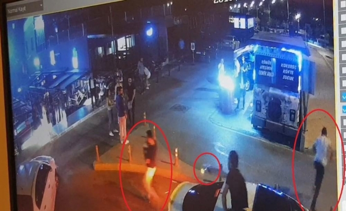 Bursa’nın Nilüfer İlçesinde 3 Kişi Gece Kulübünde Kız Arkadaşlarına Baktıklarını