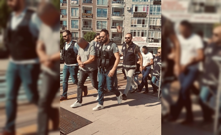 Balıkesir'in Edremit İlçesinde, Düzenledikleri İş Göremezlik Raporlarıyla Sosyal Güvenlik Kurumunu