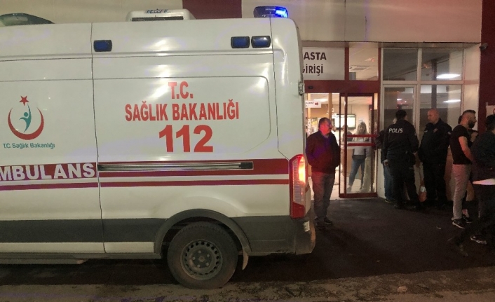 Bursa’da bir genç, parkta beraber oturduğu arkadaşını sigara vermediği için