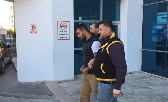 Bursa'da Cadde Üzerinde Tartıştığı Genci Tabancayla 3 Yerinden Yaralayan Şüpheli,