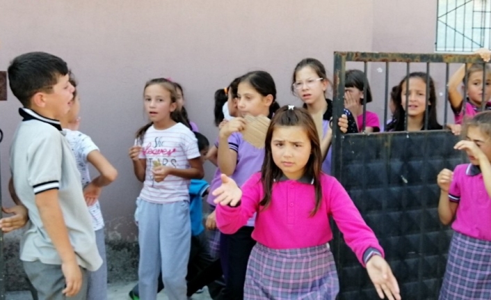  Balıkesir’in Sındırgı İlçesi İbrahim Ethem Akıncı İlkokulunda 60’a Yakın