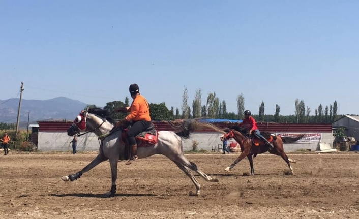  Türkiye Geleneksel Spor Dalları Federasyonu Tarafından Düzenlenen Atlı Cirit
