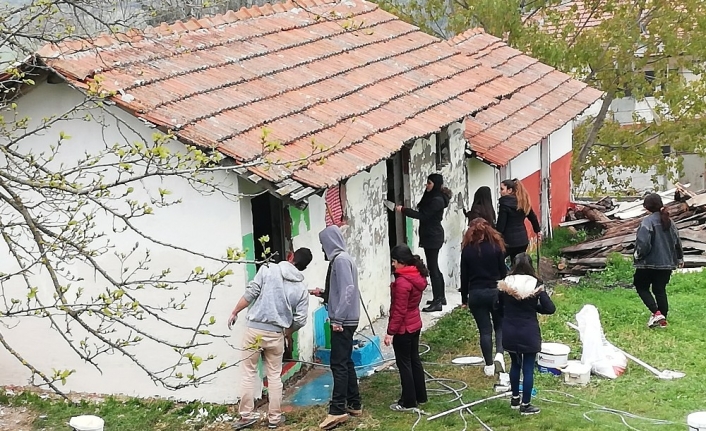 Necatibey Eğitim Fakültesi (NEF) Sınıf Eğitimi 4. sınıf öğrencileri ‘Birleştirilmiş